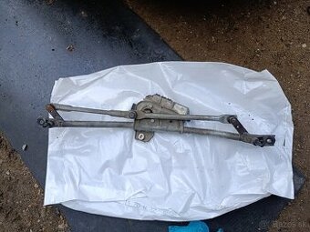 Pantograf stieračov Škoda Superb1