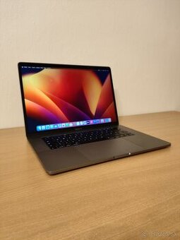 MacBook Pro 15 2017 i7 16GB 512GB