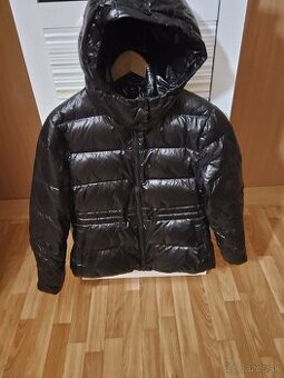 Dámska Páperová čierna lesklá nadýchana bunda M-L 16 €