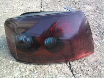 Peugeot 407 zadne svetla