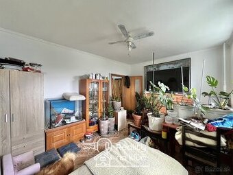 Na predaj veľký zrekonštruovaný 2-izbový byt na Vajanského u