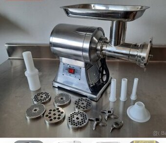 Plnicka na klobas a mlyncek