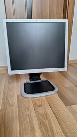 Predám LCD Monitor HP 19 lacno funkčný - 1