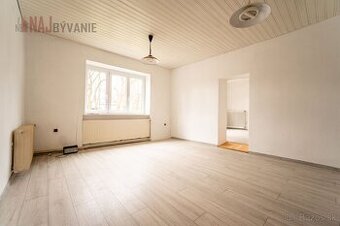 NÁMESTIE ANDREJA HLINKU - 120m2 dvojdom s 3 bytovými jednotk