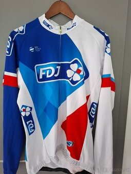 Cyklodres zn. FDJ (tričko+nohavice)