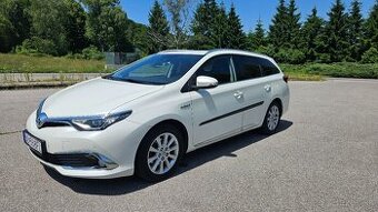 Toyota Auris Hybrid touring sport kombi