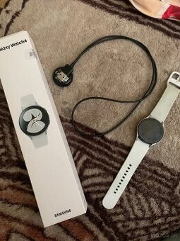 Samsung Galaxy Watch4 (40 mm, biela farba)