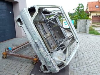 Skelet karoséria s ochranným rámom   Golf GL 87