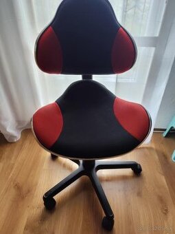 Stolička na kolieskach študentská