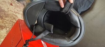 Prilba HORN