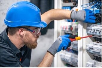 🔧 HOLANDSKO - ELEKTRIKÁRI - IHNEĎ 3200NETTO - nemčina