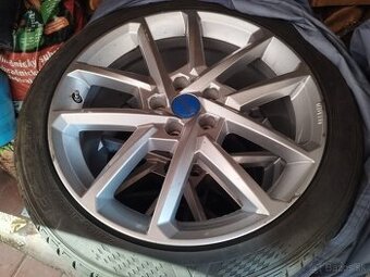 Letné kolesá KUMHO ECSTA na 19 -kách elektrónoch Borbet