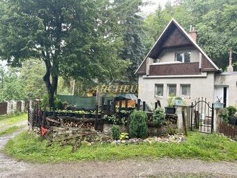 NA PREDAJ CELOROČNE OBÝVATEĽNÁ CHALUPA