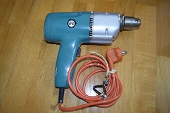 predam vrtacku Black and Decker (B&D)