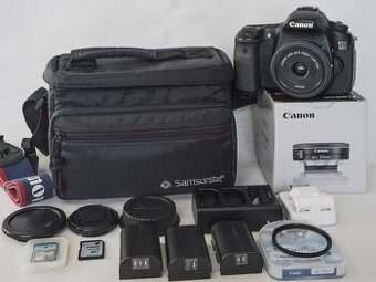 Canon EOS 60D s príslušenstvom.