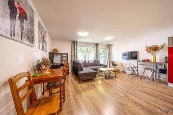 Na prenájom 2-izbový byt so záhradkou vo Vlčom Hrdle – pokoj