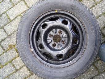 Predám rezervu14"disk5 1/2J×14"CH s pneumatikou185/65R14 8