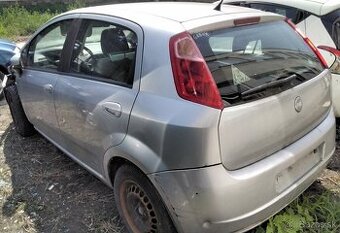 FIAT GRANDE PUNTO 1.3 JTD 2007 predám TRYSKY 0445110183, mot