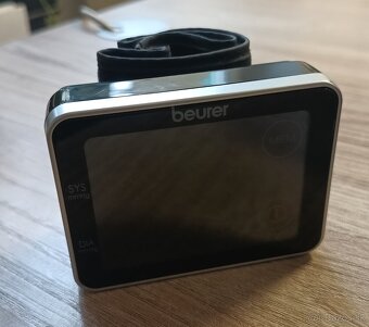 Tlakomer