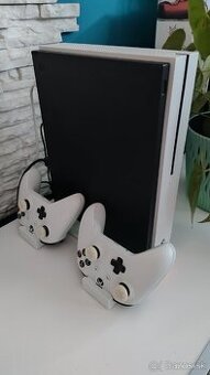 Predám hernú konzolu Xbox one S... pamäť 1 TB