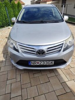 Toyota Avensis Combi Avensis kombi 2.0l D-4D Business+ 93kW/