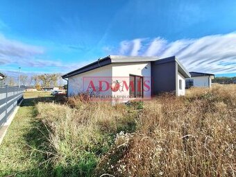 ADOMIS - predám bezbariérový bungalov Ruskov, 650m2, 3x kúpe