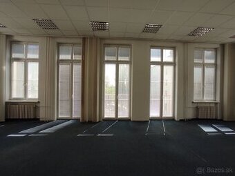 Kancelárske priestory v historickej budove centre Bratislavy