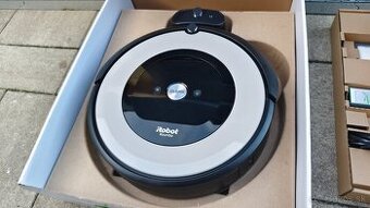 Vysávač iRobot Roomba e5