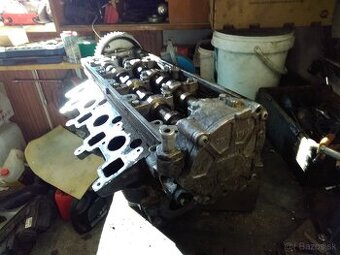 Predám hlavu motora na vw Passat B7 1.6 cay