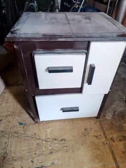 Piecka na tuhé palivo