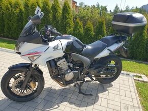 Honda CBF600SA  57kW  r.v.: 7/2010