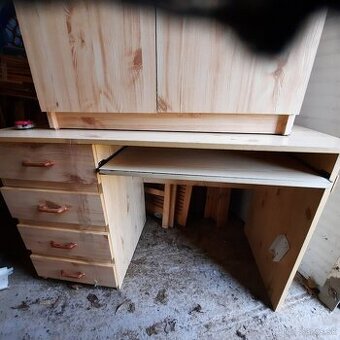 Stôl pod PC