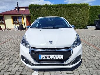 Peugeot 208 1.2 benzín