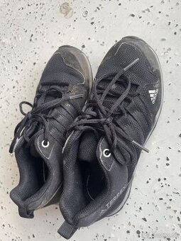 Adidas Terrex tenisky veľkosť. 33