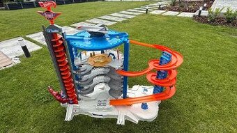 Hot Wheels ultimate mega garáž