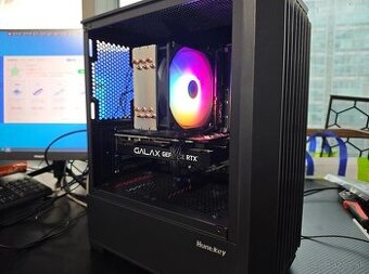 Hráčsky stolný PC s Nvidia GeForce RTX 5060