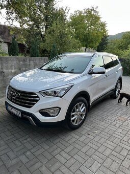 Hyundai Grand Santa Fe - 1