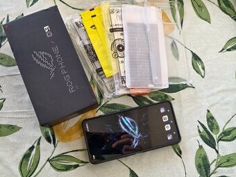 Asus rog phone 9 , 12/512 gb 680€
