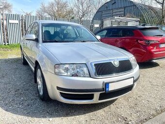 Škoda SuperB 2.8 V6 - len diely