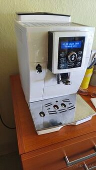 Kavovar delonghi automaticky