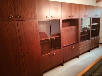 Obyvacia stena ——— 5 m