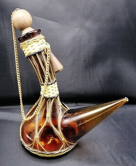 Španielsky sklenený džbán