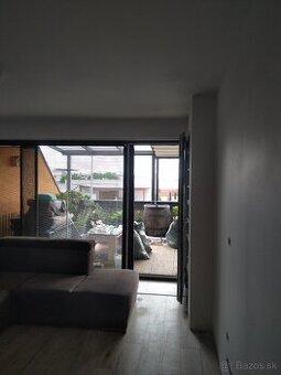 Airles striekanie, maľovanie, maľba, maliarske práce