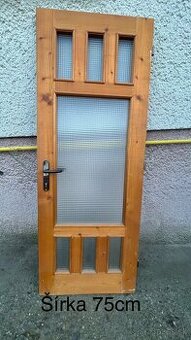 Dvere z masívneho dreva 75cm.
