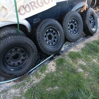 215/80R15  Suzuki