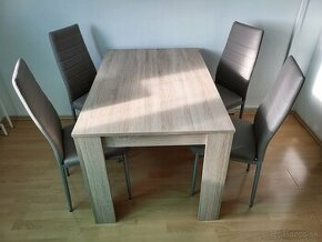 Stôl a 4 stoličky