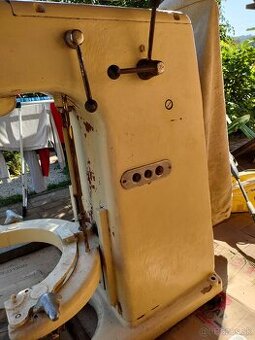 Univerzálny robot alba re 20