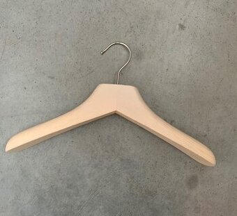 Drevené vešiaky rôzne typy 10 ks/4 €