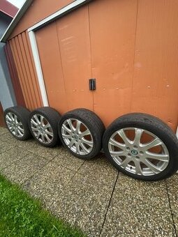 Elektrony 225/45 R17 letne original škoda