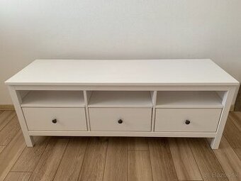 Komoda HEMNES IKEA